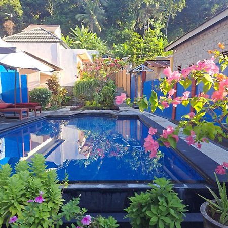 Family Garden Homestay Senggigi Exteriör bild