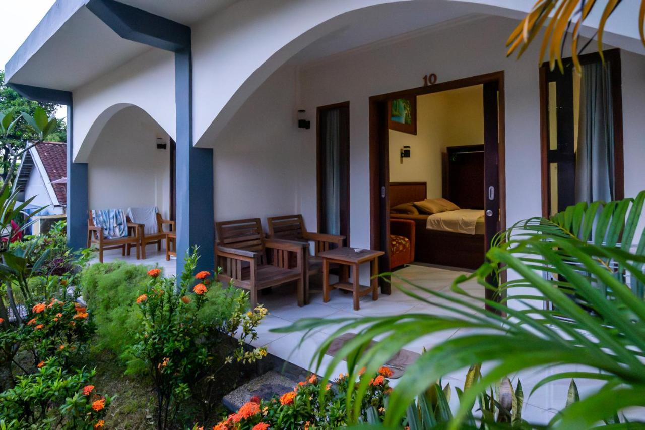 Family Garden Homestay Senggigi Exteriör bild
