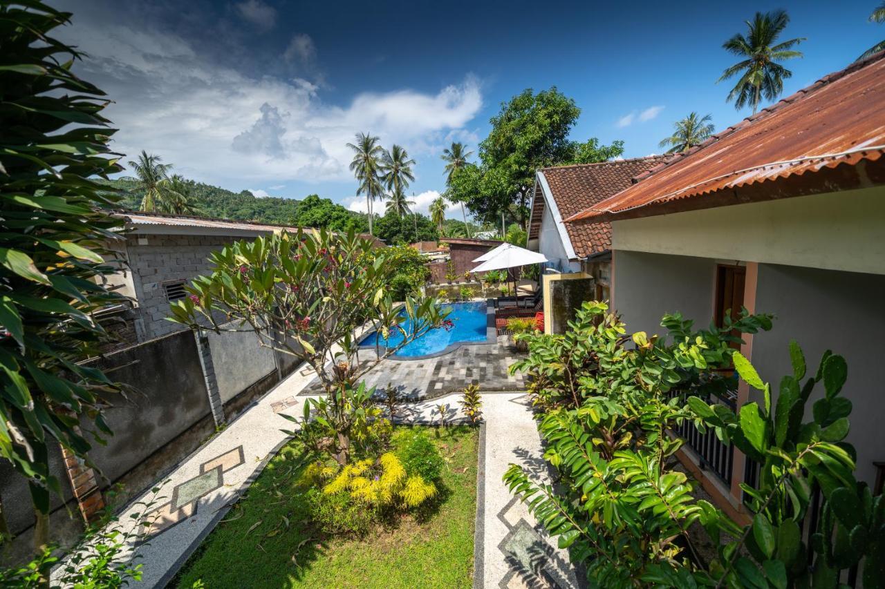 Family Garden Homestay Senggigi Exteriör bild