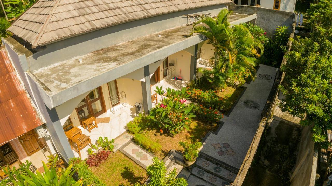 Family Garden Homestay Senggigi Exteriör bild
