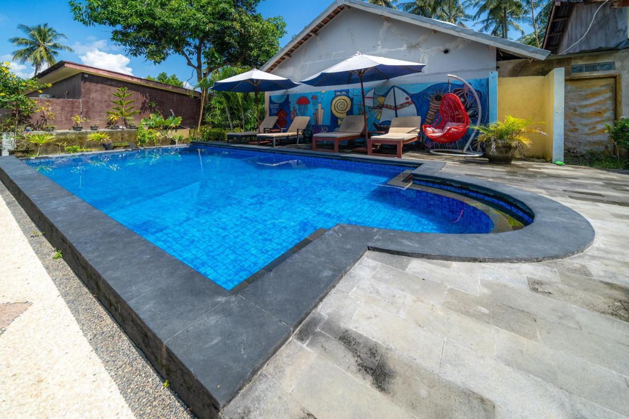 Family Garden Homestay Senggigi Exteriör bild