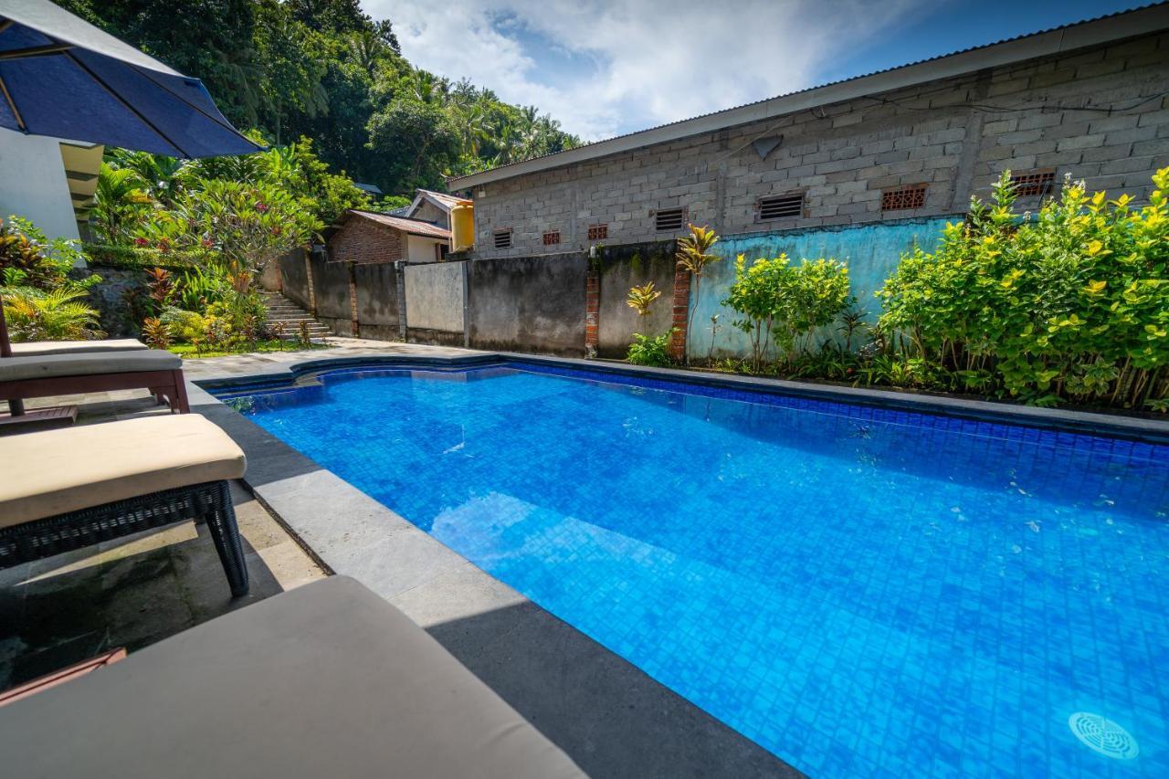 Family Garden Homestay Senggigi Exteriör bild