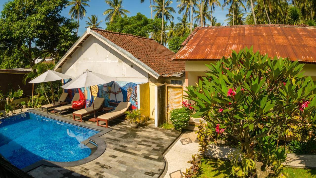 Family Garden Homestay Senggigi Exteriör bild