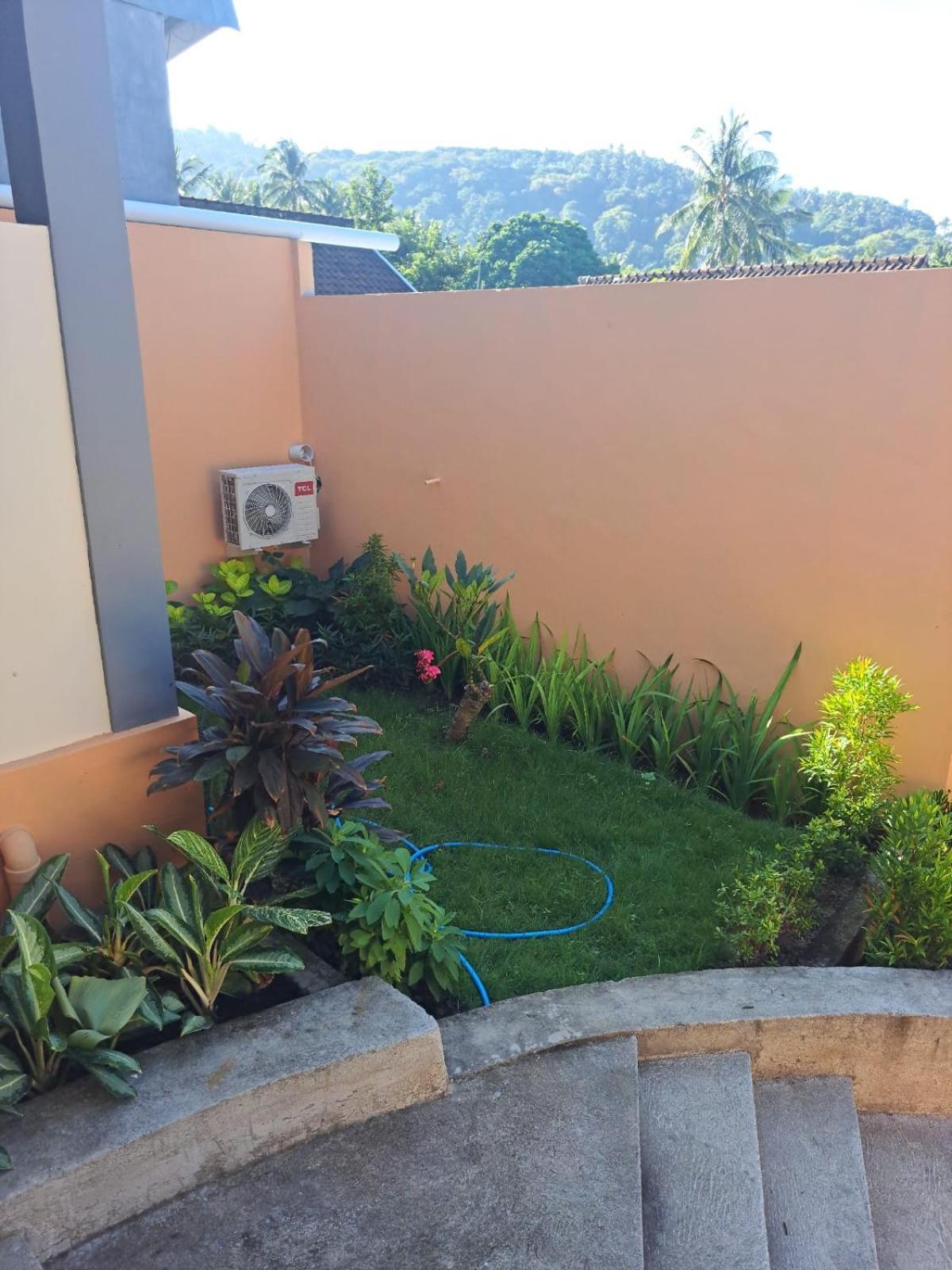 Family Garden Homestay Senggigi Exteriör bild