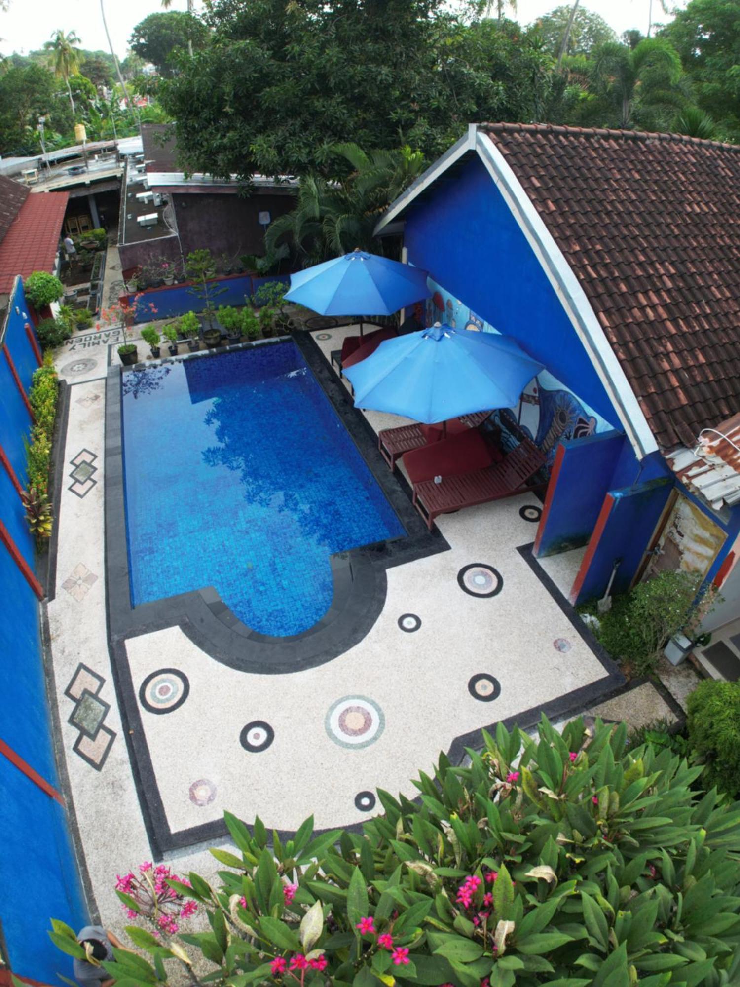 Family Garden Homestay Senggigi Exteriör bild